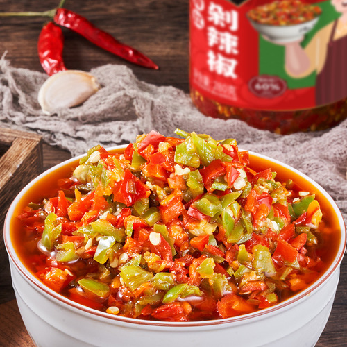Xiaoxianghao two-color chili sauce Hunan specialty garlic minced chili wholesale bottled ready-to-eat meal wholesale