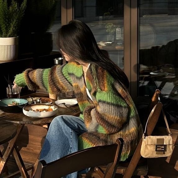 彩色条纹毛衣女秋冬新款韩系复古宽松慵懒设计感小众针织开衫上衣