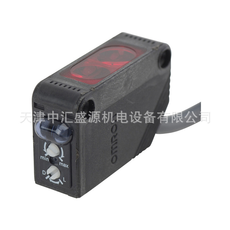 E3Z光电传感器E3Z-D81 2M反射型5～100mm红外光欧姆龙光电开关
