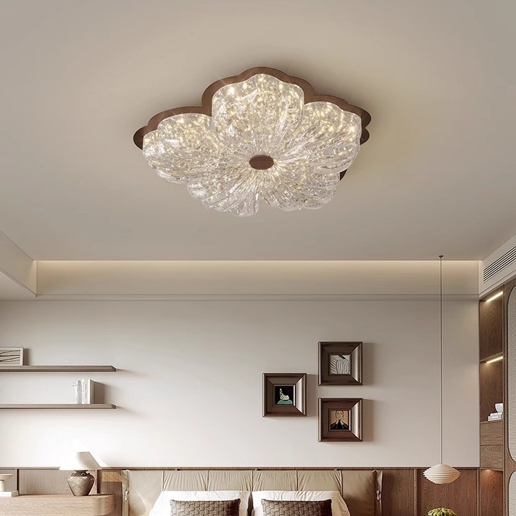 Lámpara de techo de dormitorio de estilo antiguo francés Wabi-Jifeng lámina de oro retro flores de lujo ligero protección ocular dormitorio principal princesa lámpara de habitación