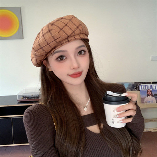 Grid beret for women, autumn Korean version, versatile, face-slimming, artist's hat, internet celebrity, British style hat, Instagram trendy