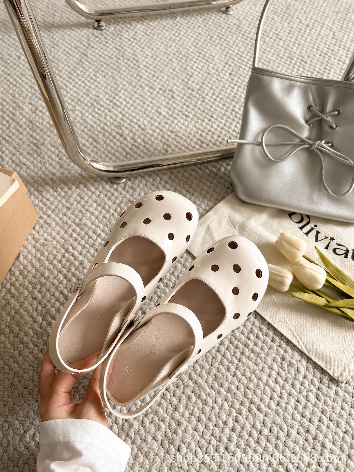 2025052722058138254377w3024h40