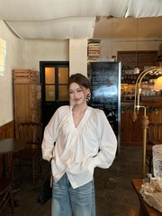 夏季新款女高级感法式气质v领褶皱白色衬衫宽松上衣小众别致上衣