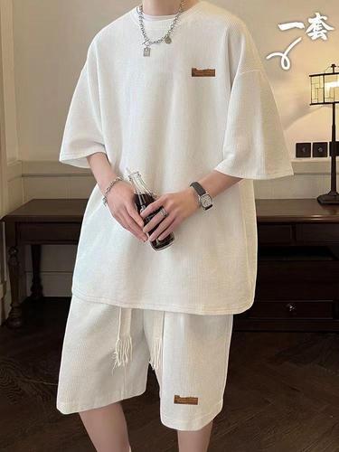 [Set] Waffle-Weave Men's Summer Instagram-Inspired Hong Kong-Style Short-Sleeve T-Shirt & Shorts – Premium-Look Men's Wear for Stylish Outfits