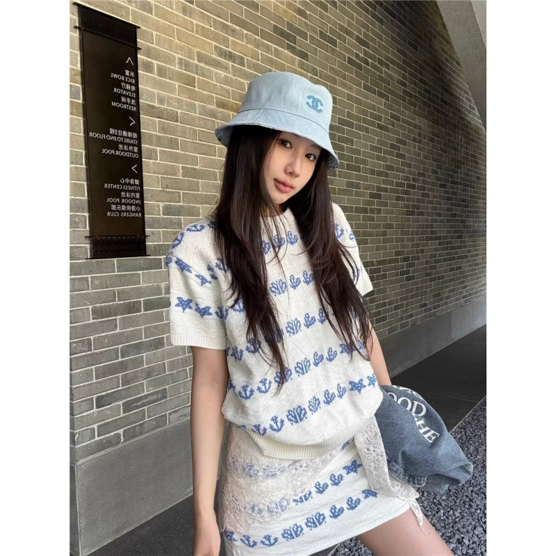 Новый летний костюм для женщин, корейский дизайн, жаккардовый вязаный топ с круглым вырезом и короткими рукавами, юбка, закрывающая бедра