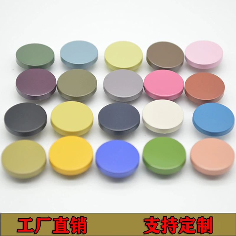 В запасе Кнопка аксессуаров одежды куртки пальто кнопки краски брызга цвета металла 4 кнопок плоская вниз