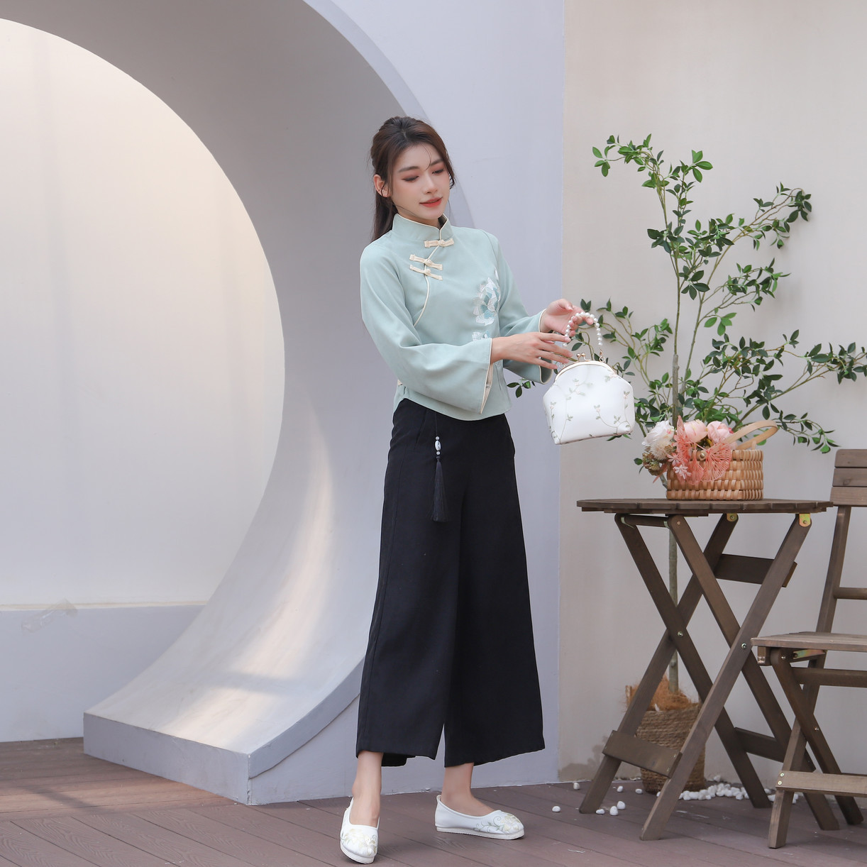 Autumn and Winter New plus size Women's Retro New Chinese Ethnic Style Tang Dress Improved Cheongsam Embroidered Wide Leg Pants suit