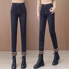 女士小脚牛仔裤2024新款加绒加厚铅笔裤修身显瘦小个子直筒牛仔裤