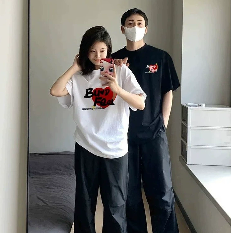 [Расчесанный хлопок плотно] Летняя пара футболки с короткими рукавами для мужчин и женщин 2025 новый свободный дикий повседневный топ