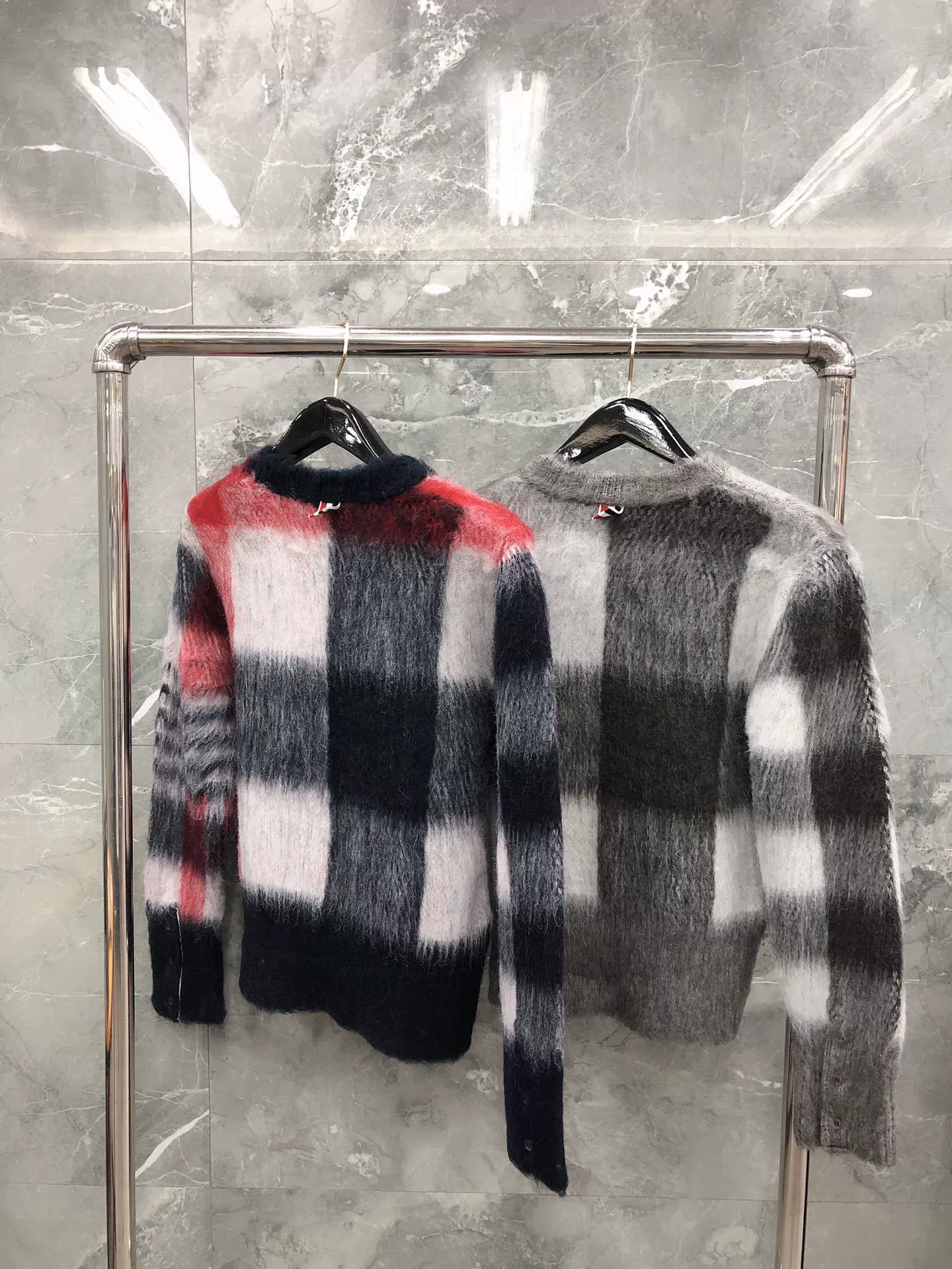 [Factory Store] Вязаный свитер из мохера мужской и женский трехцветный семена точечный жаккард four-bar круглый вырез