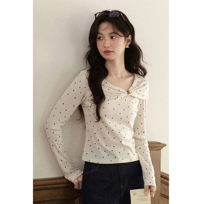 【Derong 1*1】Korean-Style Polka Dot Derong Autumn and Winter Campus Slim Long-Sleeve Base Design Ins Twisted Elegant Top 【Derong 1*1】Korean-Style Polka Dot Derong Autumn and Winter Campus Slim Long-Sleeve Base Design Ins Twisted Elegant Top