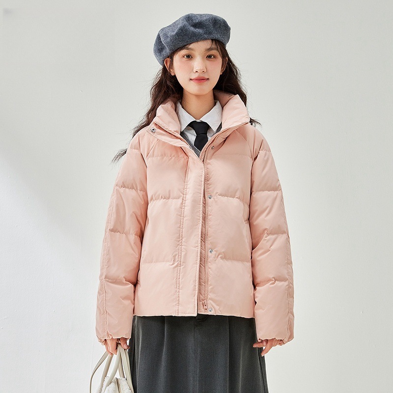 가죽 핑크 색상이 더 어둡습니다.