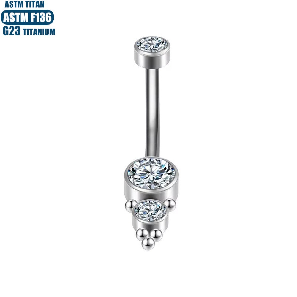 16G labret stud size and finish detail