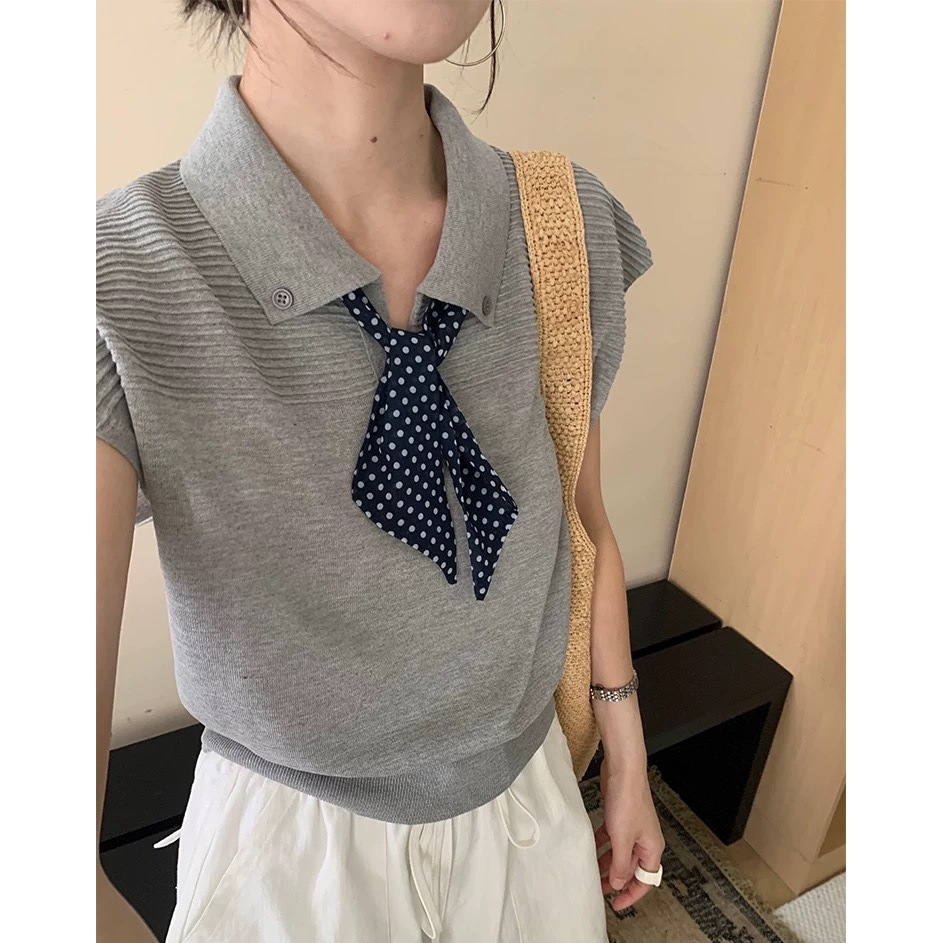 シックなグレーのポロシャツ、ゆったりとした小さなフライングスリーブニット半袖Tシャツ、女性用夏デザイン右肩アイスシルクトップ