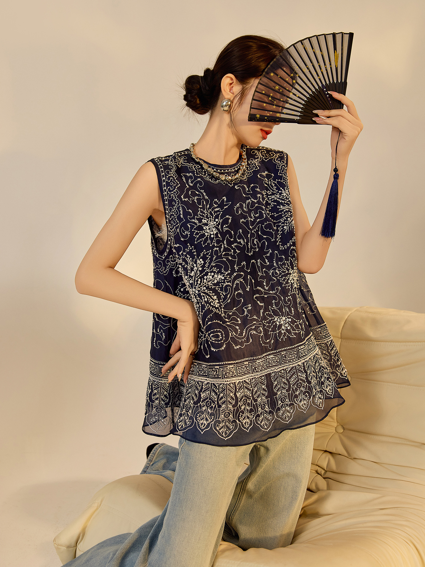 Áo vest gile nữ không tay cổ tròn đính hạt sang trọng — Màu xanh lam