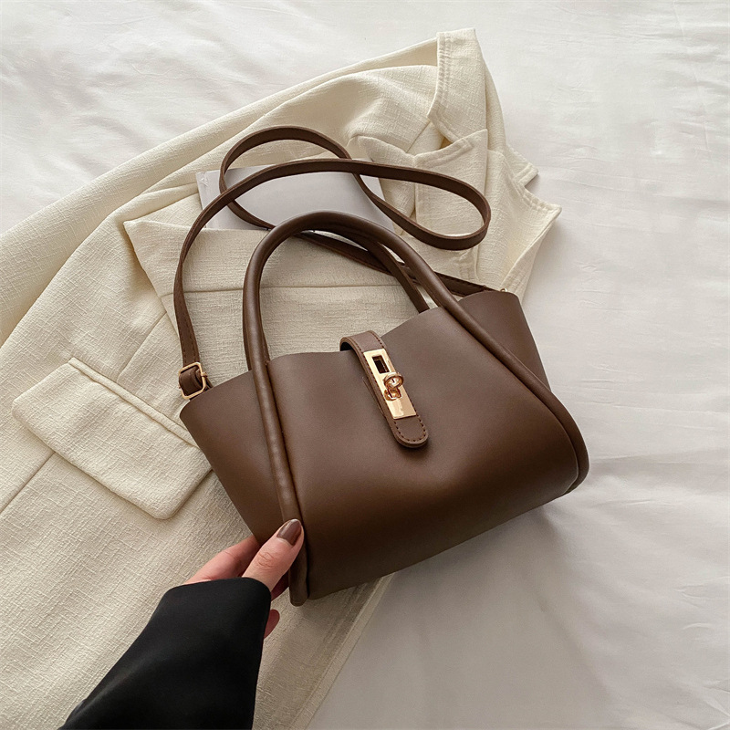 Textura de transporte simple bolso de moda coreano 2024 primavera nuevo estilo versátil in texturas mochila