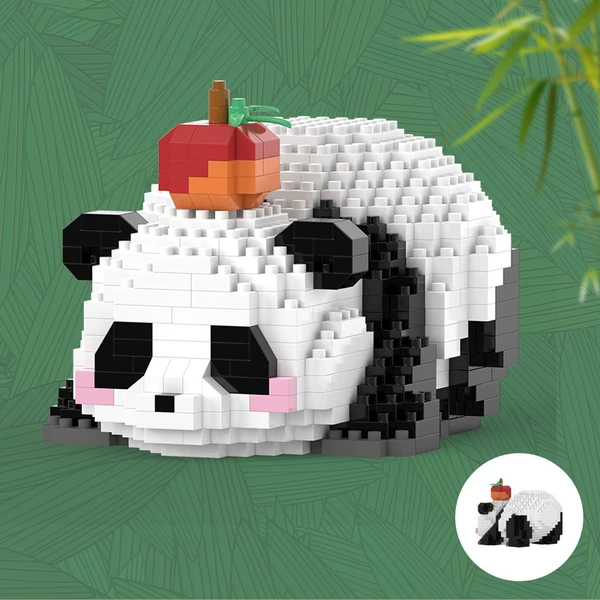 M1054—Panda with apple on head [597 particles]