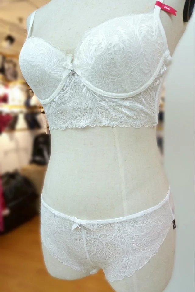 New Sexy Feather Series Bra Set for Women Gathering Beautiful Curve Cotton Cup_voghion.com