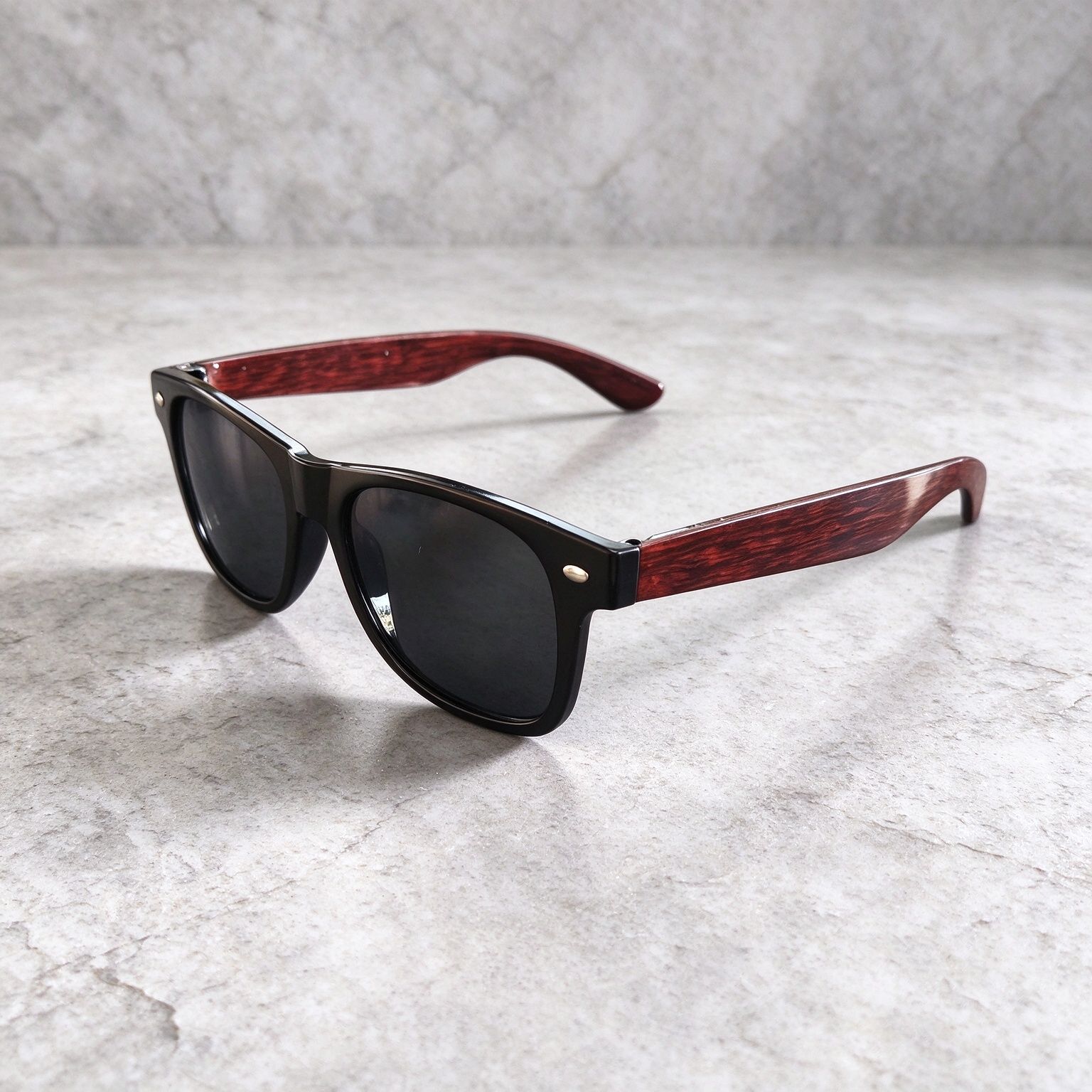 Gafas de sol retro de moda 2025, estilo caramelo con clavos de sombrilla de arroz, venta al por mayor directa de fábrica