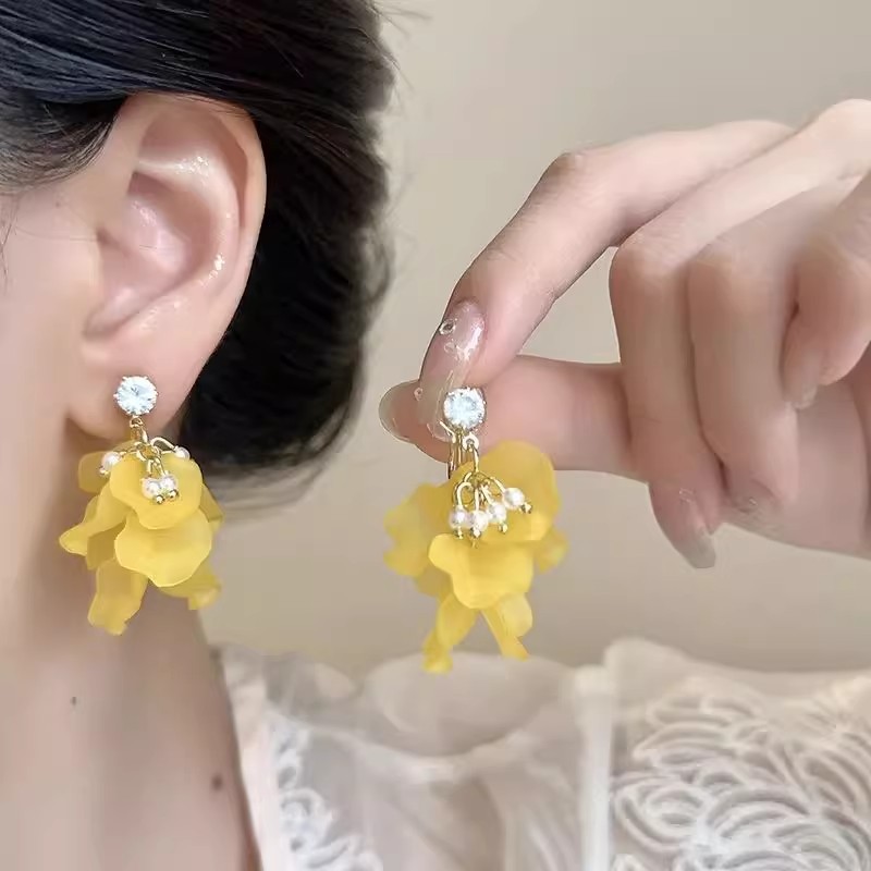 6#珍珠黄色花瓣蚊香盘耳夹