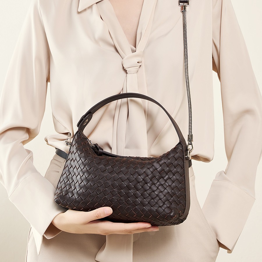2025 New Niche Genuine Leather Woven Dumpling Bag Sheepskin Chain Crossbody Bag Women's Pillow Bag Handbag - Thumbnail 3