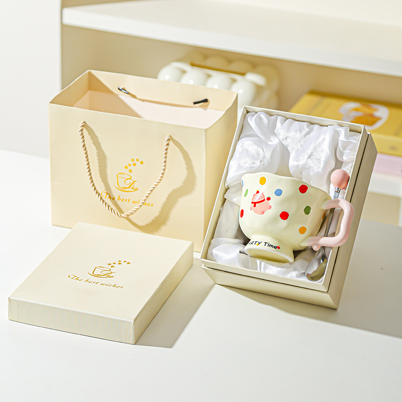 Taza de cerámica de moda creativa Regalo de oficina Taza para el hogar Taza de café Taza de agua Taza de desayuno Feliz cumpleaños