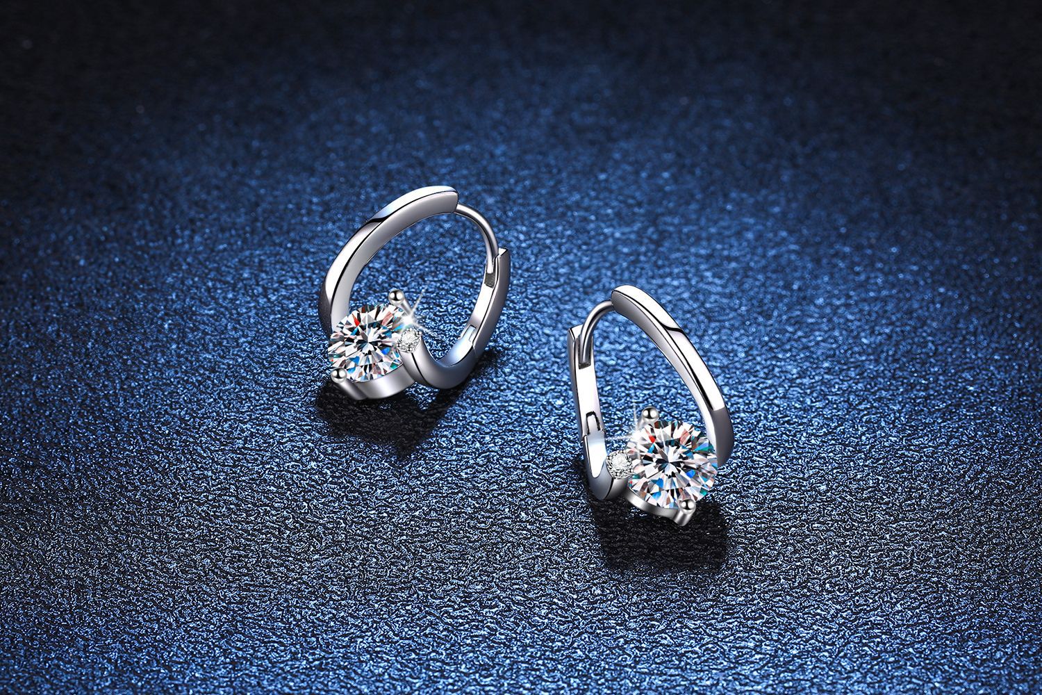 1 Pair Quantity Holiday, Daily Occasion 925 Sterling Silver Material Geometric Pattern 1 Pair 1.0ct Round Brilliant 925 Sterling Silver Moissanite High Carbon Diamond VVS1-VVS2 GRA Certificate Geometric Hoop Earrings Colorless(DEF)