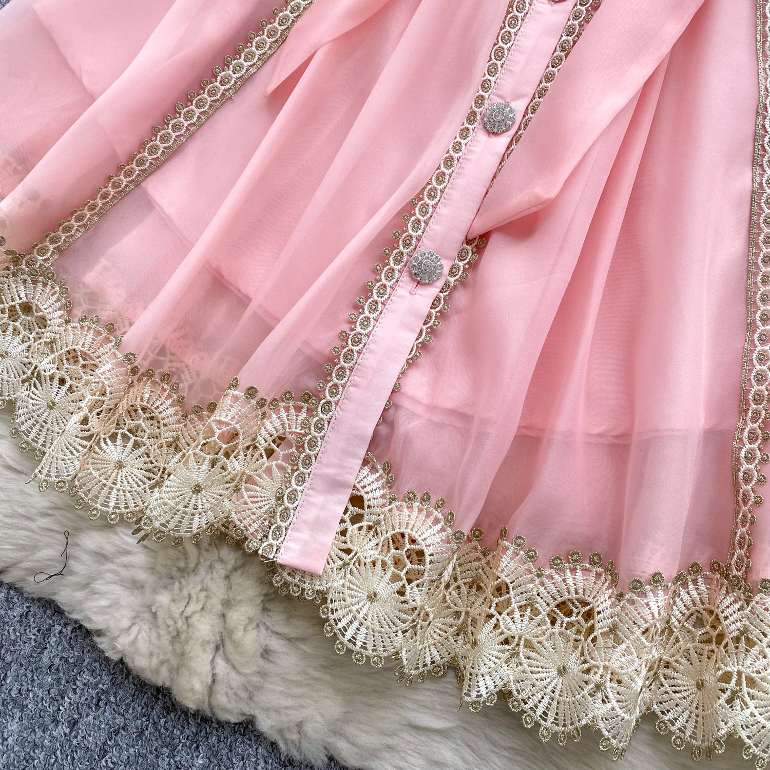 Women's Clothing Niche Retro Palace Style Heavy Lace Splicing Tie Waist Lantern Sleeve Mesh Dress_ecoleips.com