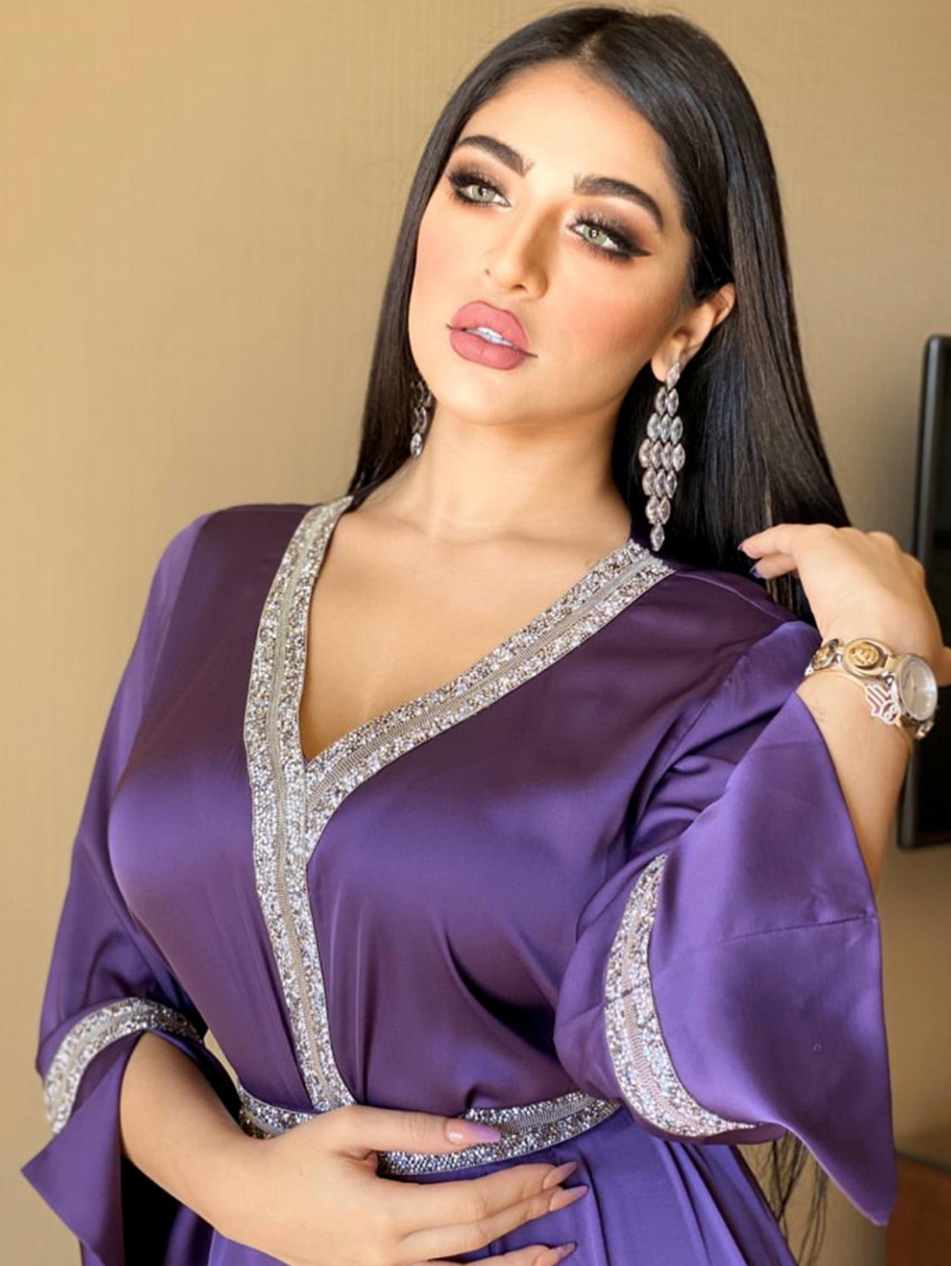 2024 Cross-Border Purple Long-Sleeve V-Neck Rhinestone Embellished Loose-Fit Middle Eastern Women's Arabic Dress_ecoleips.com