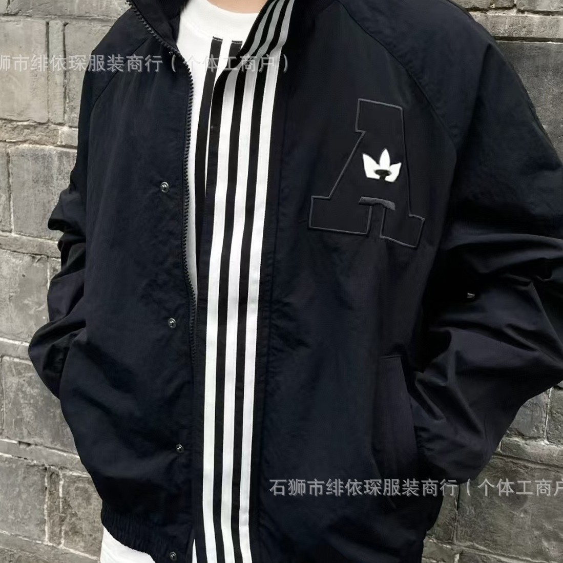 Classic retro three-stripe spring and autumn jacket for men and women, stand-up collar, loose, breathable, casual sports top, cloverleaf design