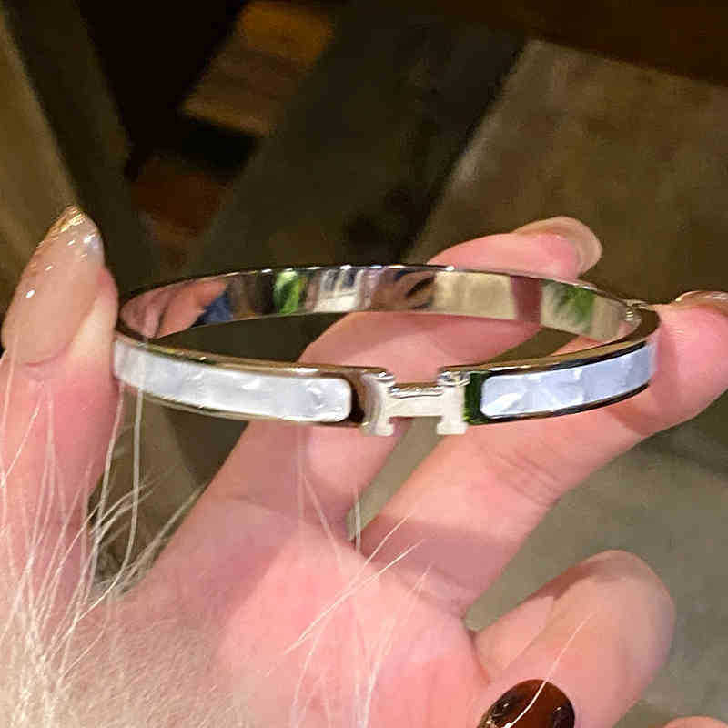 Pulseras de anillo de letra H mujeres plata con marita de titanio pulseras de acero pulseras lujosas pulseras de nicho joyas exquisitas