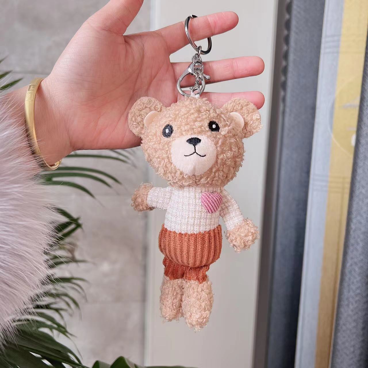 Tiktok oso de peluche muñeca amor peluche oso muñeca llavero colgante muñeca oso muñeca al por mayor