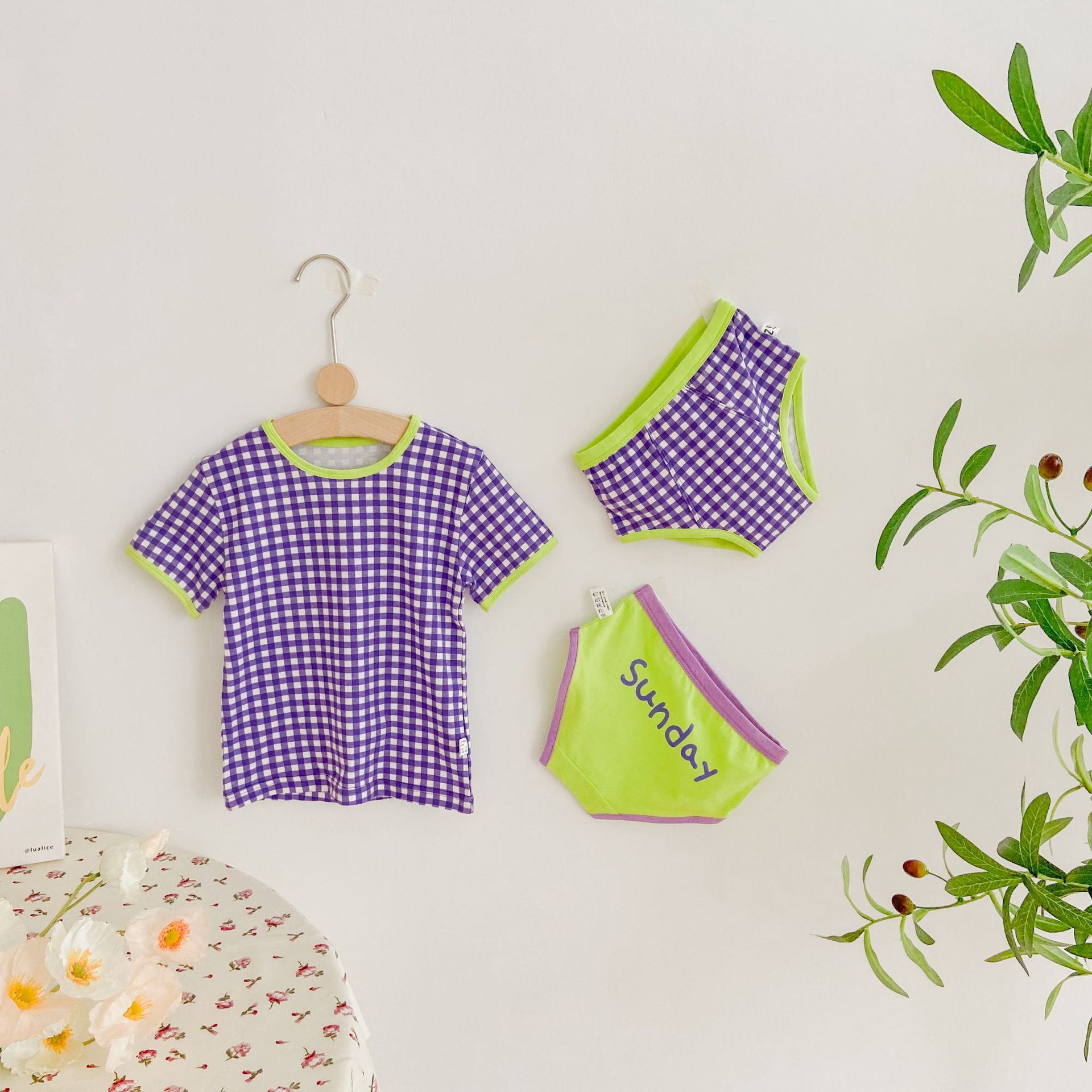 남성 보라색 녹색