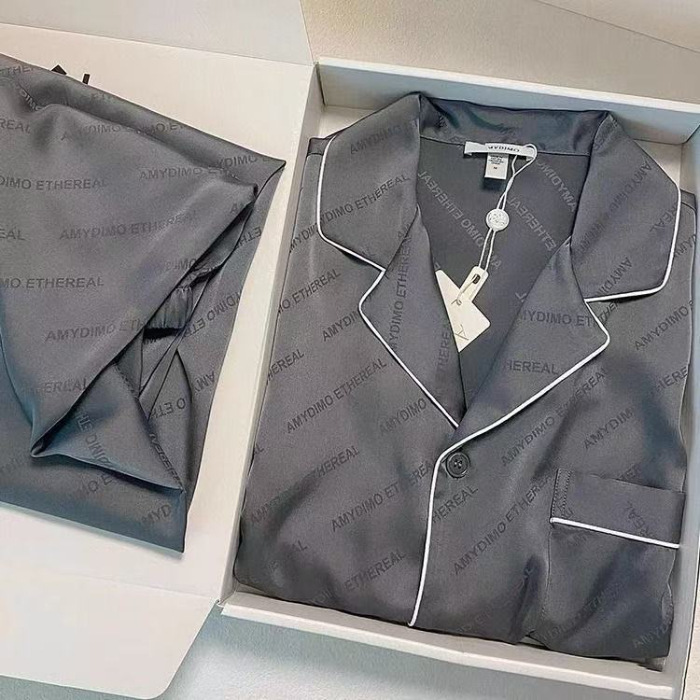 2025 pijamas hombres verano corto seda de hielo letras jacquard sentido de alta gama servicio a domicilio pantalones cortos de manga corta traje delgado casual