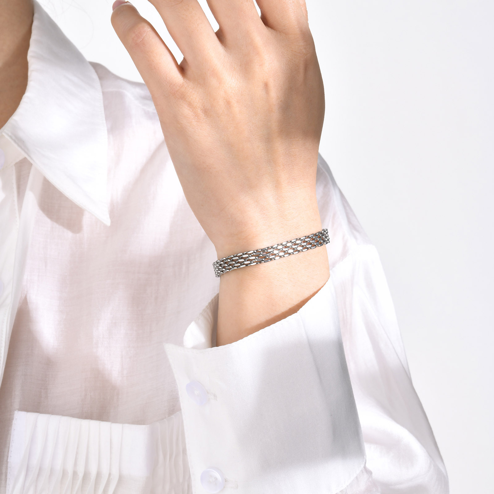304 Stainless Steel Material Geometric, Solid Color Pattern Women'S Gender PVD Coated Gold Plated Geometric Solid Color 304 Stainless Steel Simple Style Waterproof Non Tarnish 201 Stainless Steel Bracelets