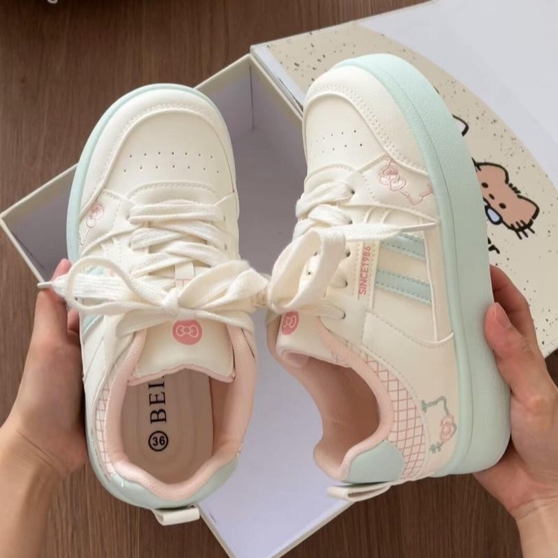 Campus de viento fresco con suela gruesa zapatos blancos de otoño 2025 nicho de diseño zapatos de skate estudiantes zapatos de moda de mujer en stock