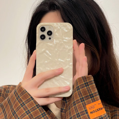 しわ加工の無地アルミ箔 iPhone16ProMax/Apple15/13/14対応 ソフトケース ミルクホワイト 個性的な立体感