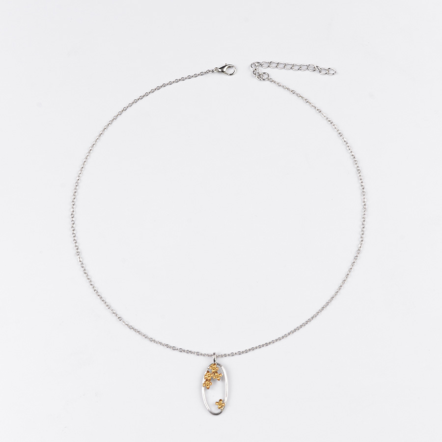 Collana elegante pendente fiore ovale traforato stile minimal_voghion.com