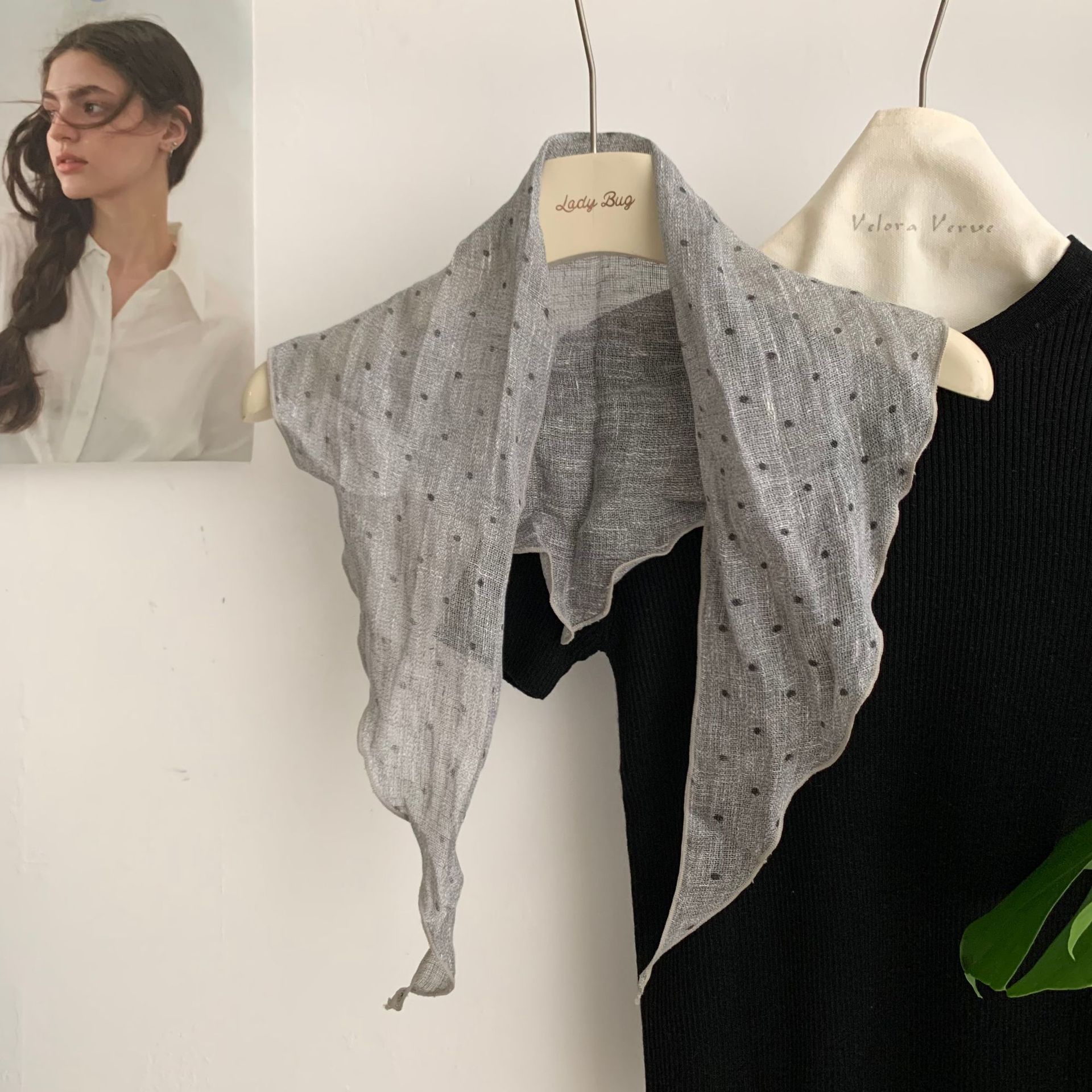 SKU-24 회색 도트