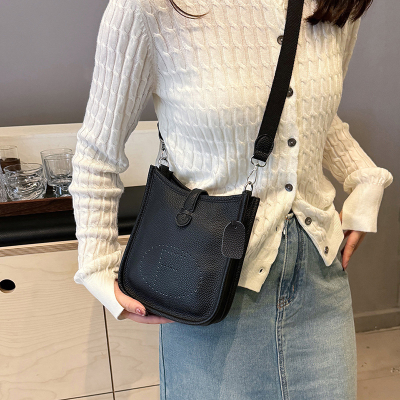 도매 가을 패션 숙녀 단색 간단한 작은 사각형 가방 질감 어깨 슬렁 PU 편지 숙녀 거리 가방