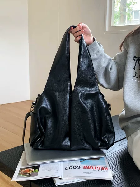 American Retro Oil-Waxed Leather Large-Capacity Tote Bag, Black, High-End, Versatile Shoulder Bag, Commuting Crossbody Bag
