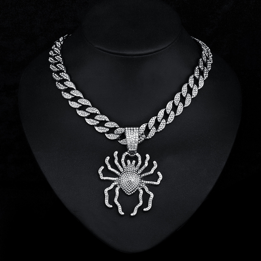 Small niche design three-dimensional spider pendant necklace, hip-hop street dance full diamond Cuban chain jewelry_voghion.com