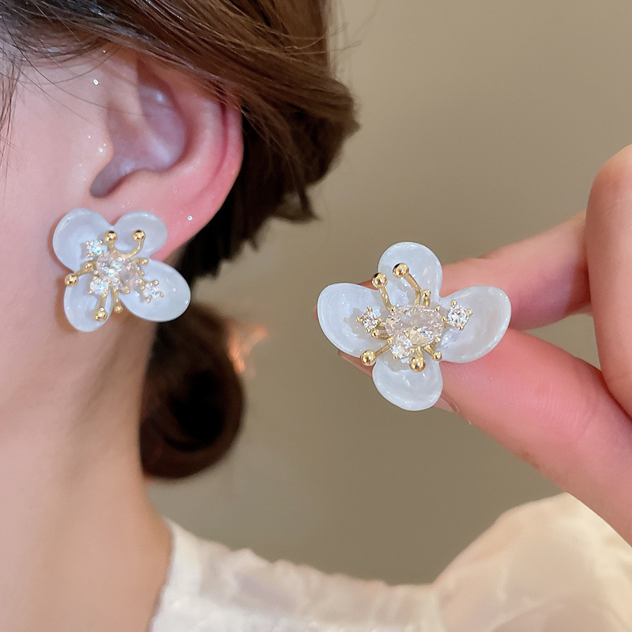 Pendientes de flores de color dopamina de verano Pendientes de todo fósforo de nicho fresco Pendientes de lujo de alta gama de moda al por mayor