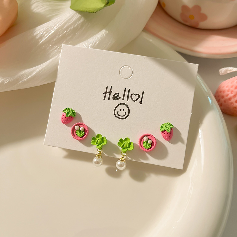 Juego de pendientes de aguja plateados, sencillos y compactos para mujer, pendientes geométricos en forma de corazón, bonitos, dulces y versátiles, venta al por mayor para puestos de mercado