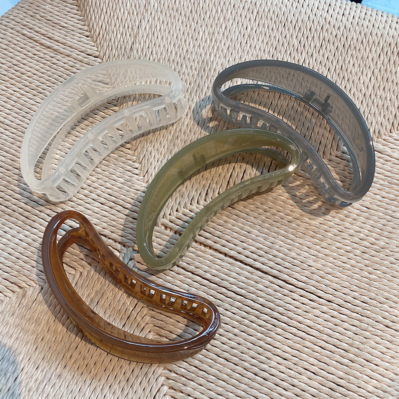 South Korea's New Half Moon Hollow Jelly Color 13cm Large Capacity Hair Grab Shark Clip Grab Clip Bath Hairpin South Korea's New Half Moon Hollow Jelly Color 13cm Large Capacity Hair Grab Shark Clip Grab Clip Bath Hairpin