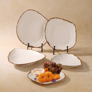 �ܰ��A�PɽҰ�L��偲;����b��F��bistroƯ����ںϲ˱P��С�Ե�