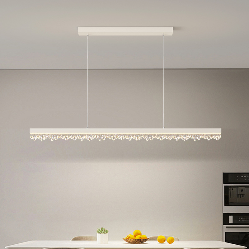 Candelabro de restaurante italiano minimalista Candelabro de tira larga 2025 nueva barra de bar de alta gama Lámpara de Zhongshan Lámpara de mesa de comedor