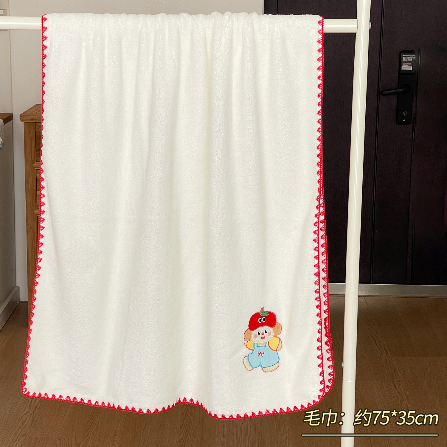 Linda toalla de baño de oso de manzana, terciopelo de coral femenino, absorbente de agua, toalla de baño para adultos de secado rápido, toalla de estudiante, traje de tres piezas