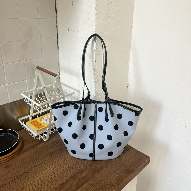 Bolsas casuales de gran capacidad para mujeres 2026 nuevas bolsas axilales de moda, bolsas de hombro simples para viajar image 11