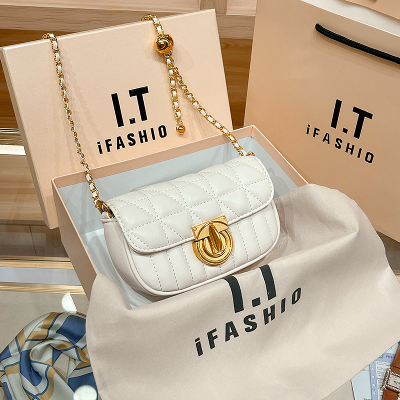 Baobao Fragrant Wind Donna 2023 Estate Nuova catena a tracolla Lingge di alta qualità Texture piccola borsa_voghion.com